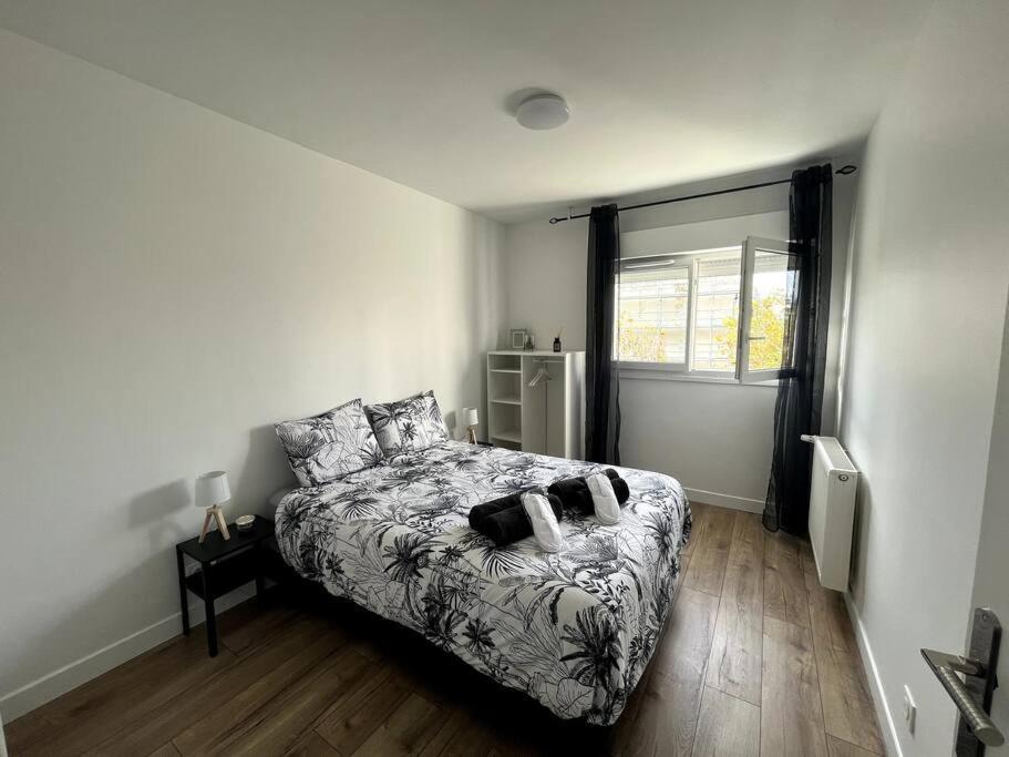 Hana Home Mantes-La-Jolie 6 Personnes Parking Public Gratuit Business&Family Екстериор снимка