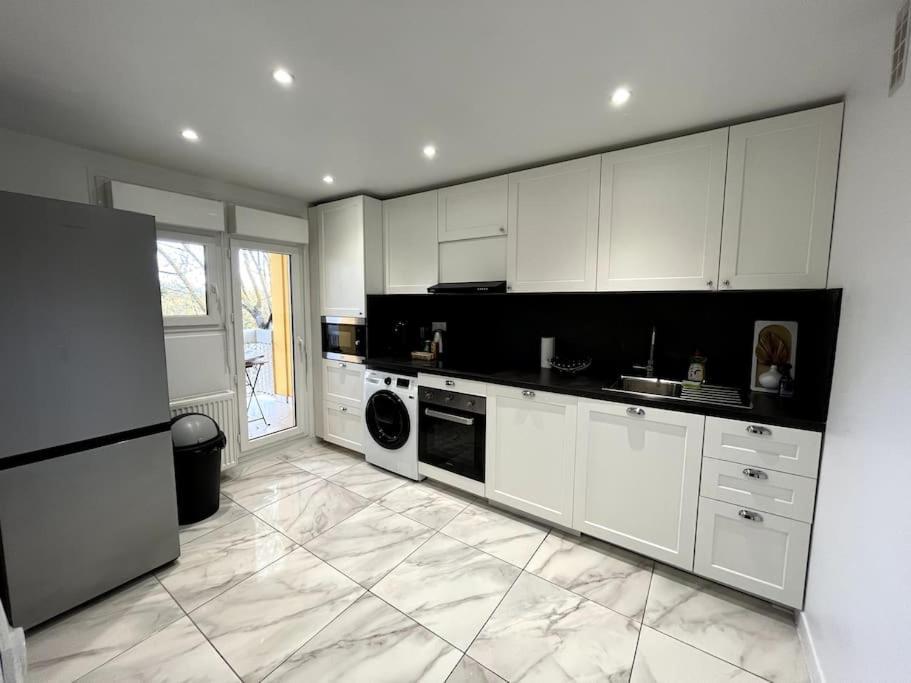 Hana Home Mantes-La-Jolie 6 Personnes Parking Public Gratuit Business&Family Екстериор снимка